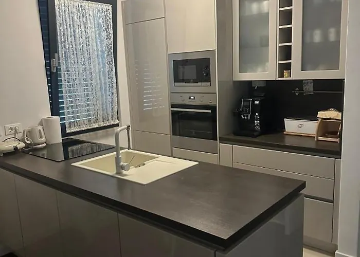 Deluxe With Garage, Apartmán Zadar