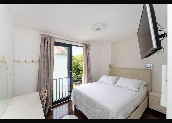 Deluxe With Garage, Zadar